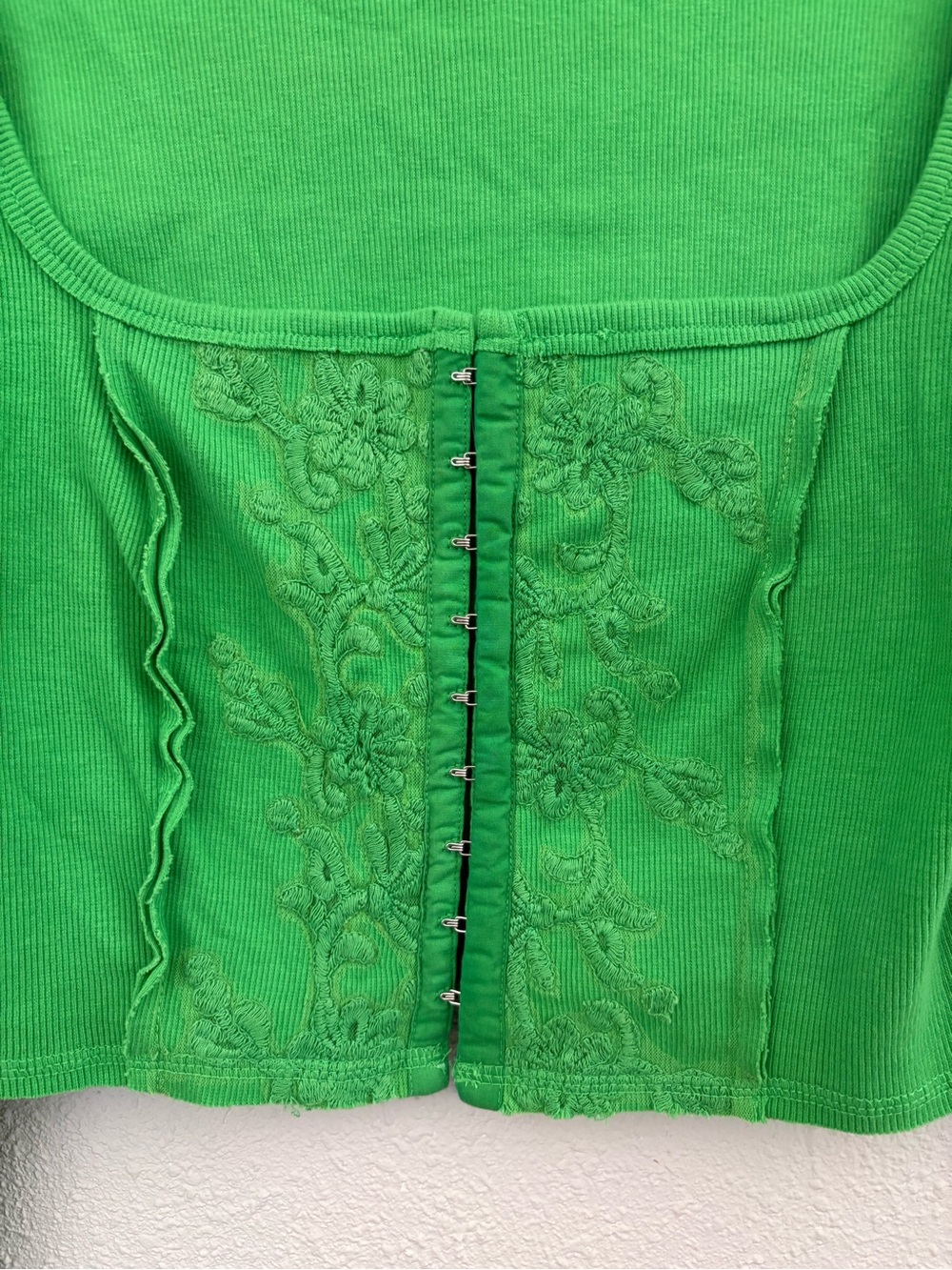 Urban Outfitters Green Embroidered Lace Crop Top (size M) - Picture 2 of 8